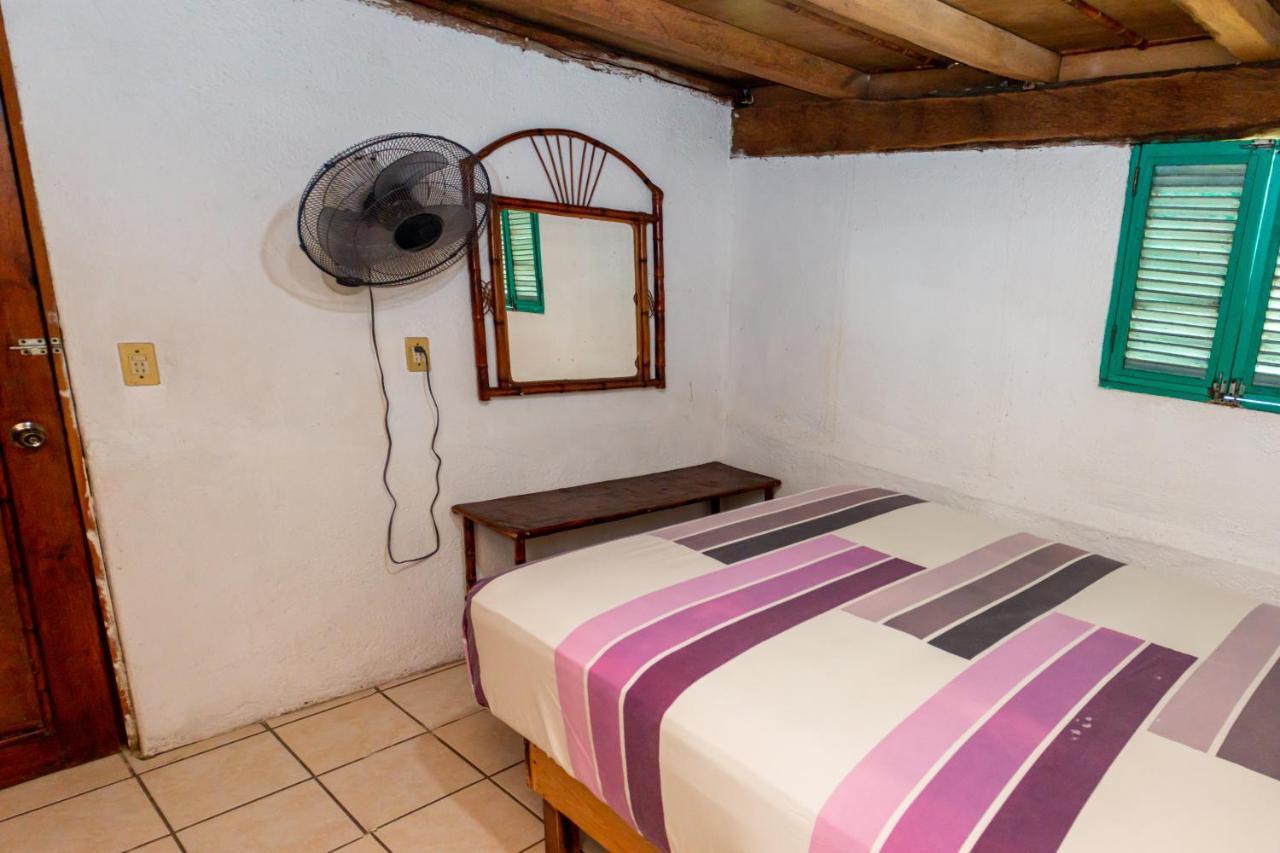 Casa Mexica Bungalows Zihuatanejo Exteriör bild